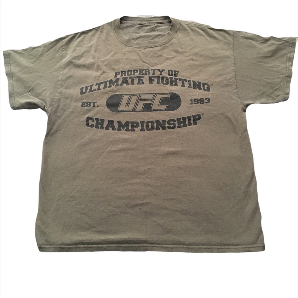 Dark green UFC T-shirt